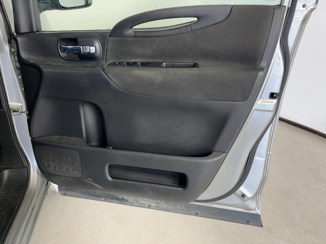 Photo '15' of Nissan Serena