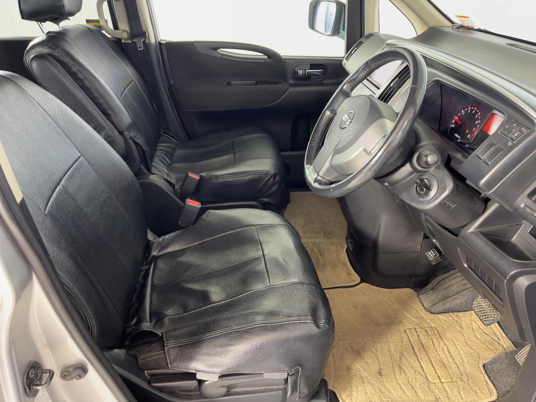 Photo '16' of Nissan Serena