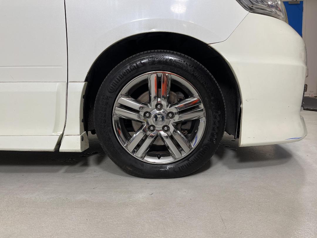 Photo '9' of Nissan Serena