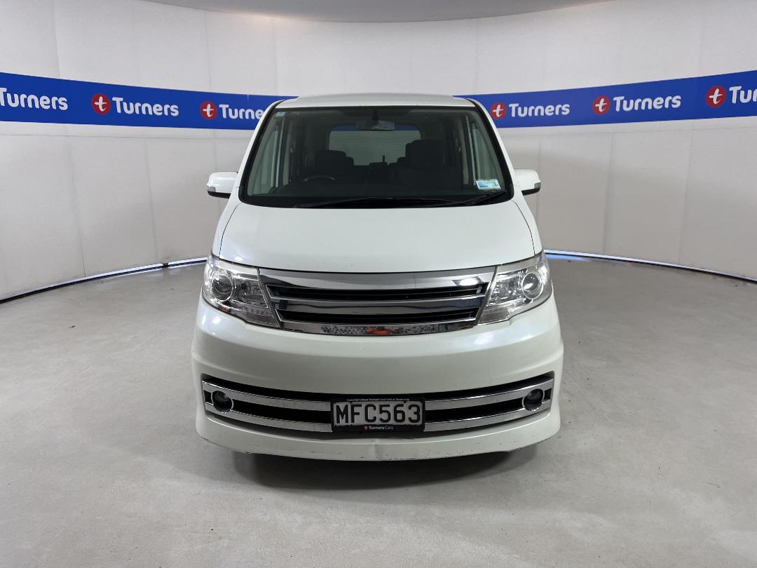 Photo '2' of Nissan Serena