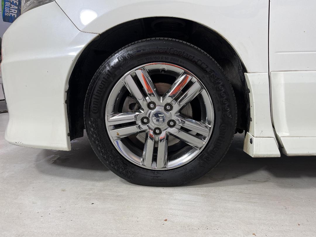 Photo '10' of Nissan Serena