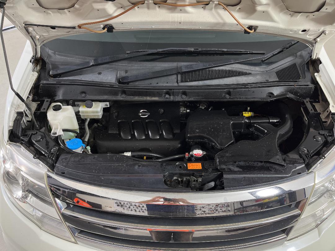 Photo '13' of Nissan Serena