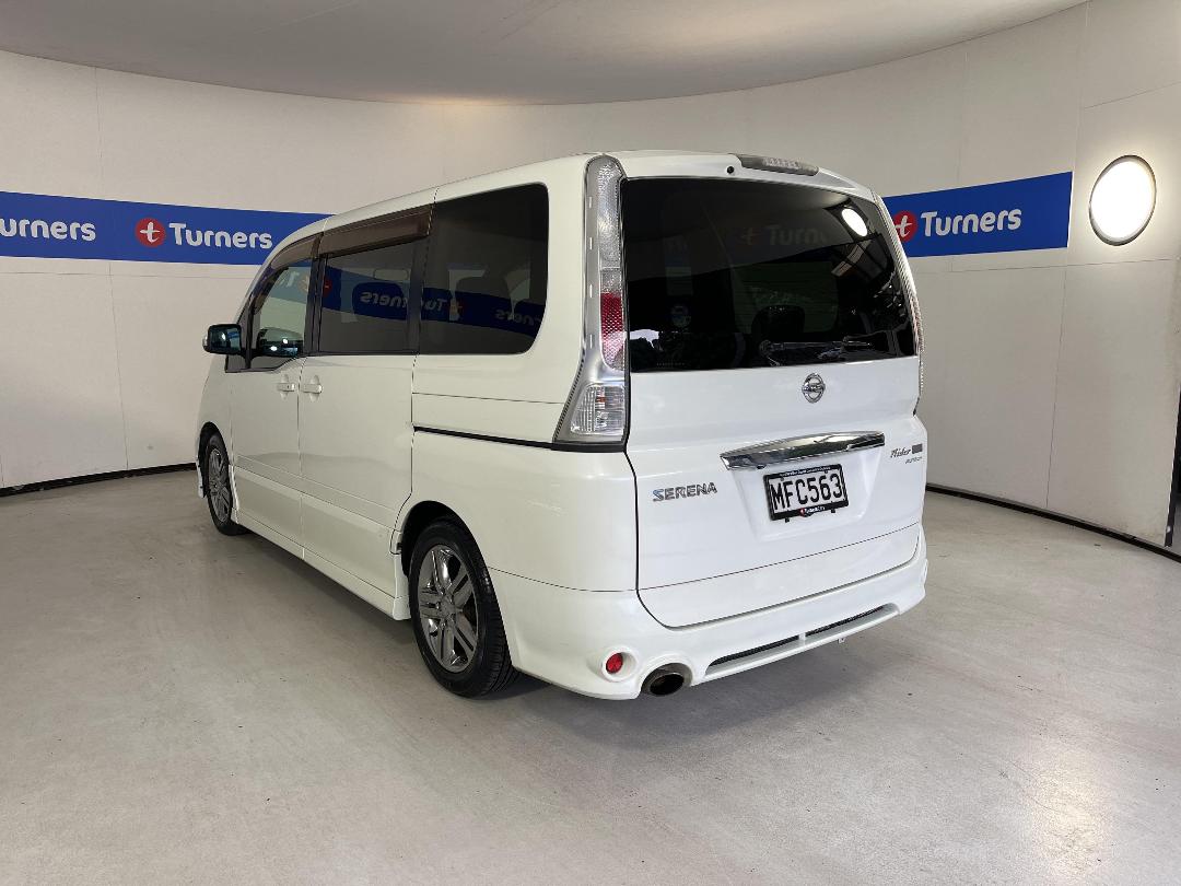 Photo '5' of Nissan Serena