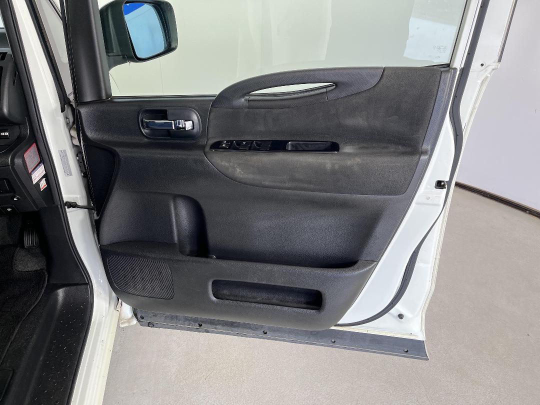 Photo '15' of Nissan Serena