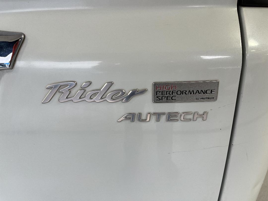 Photo '25' of Nissan Serena