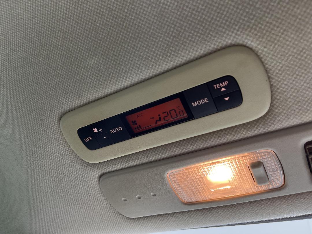 Photo '24' of Nissan Serena