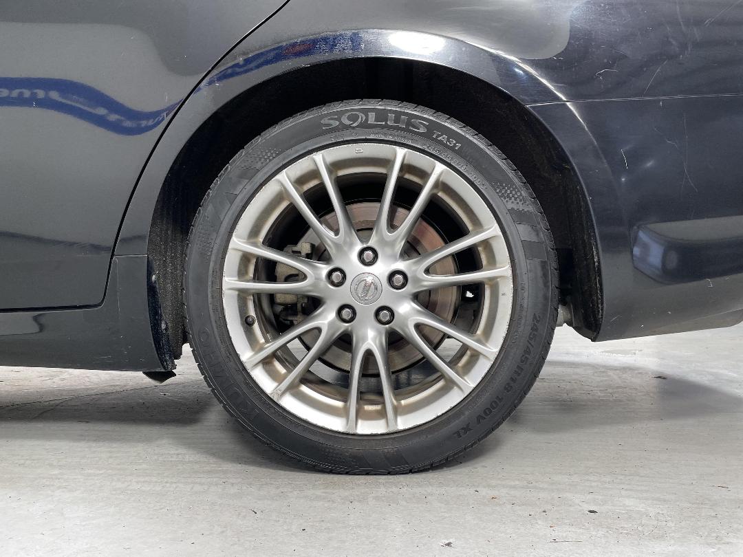 Photo '11' of Nissan Skyline Photo '11' of Nissan Skyline