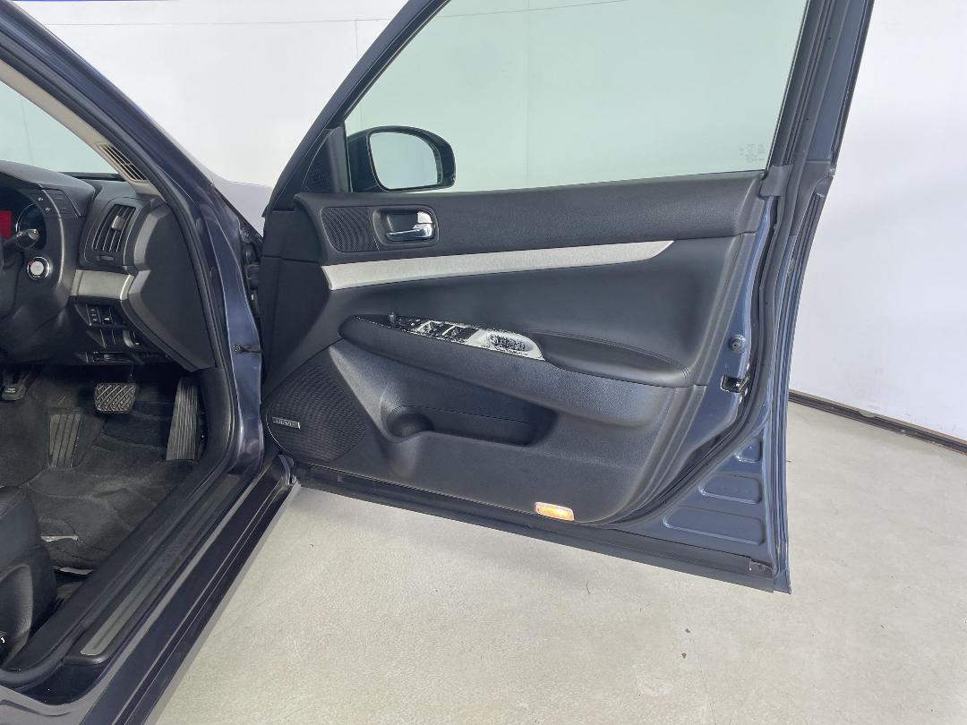 Photo '14' of Nissan Skyline Photo '14' of Nissan Skyline