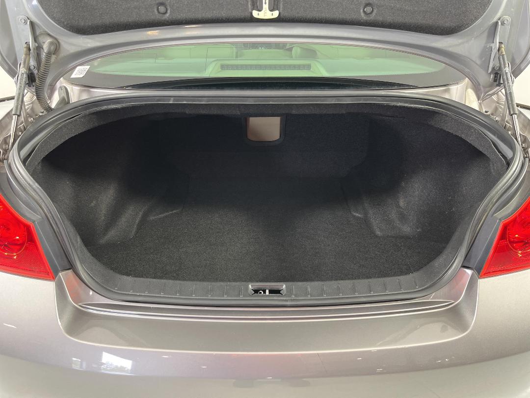 Photo '14' of Nissan Skyline Photo '14' of Nissan Skyline