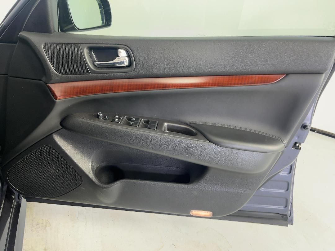 Photo '15' of Nissan Skyline