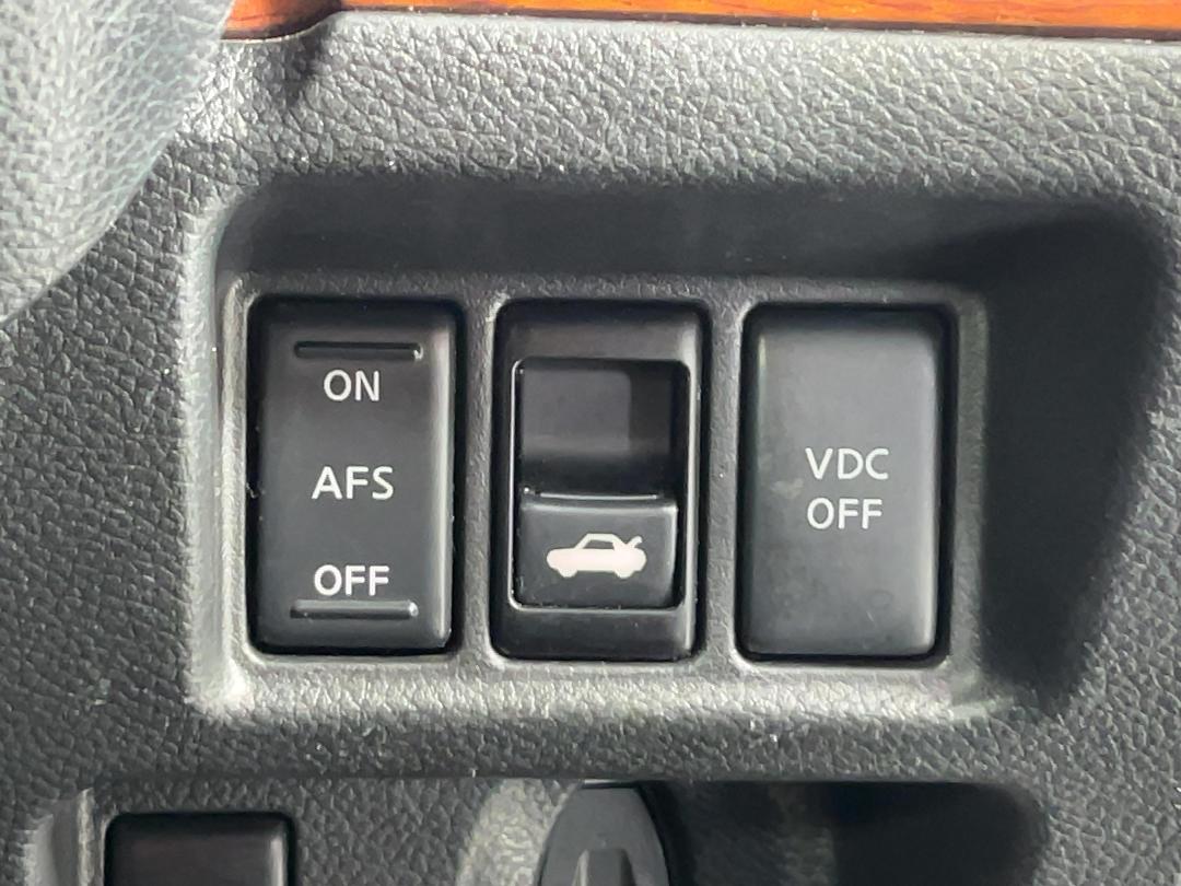 Photo '28' of Nissan Skyline