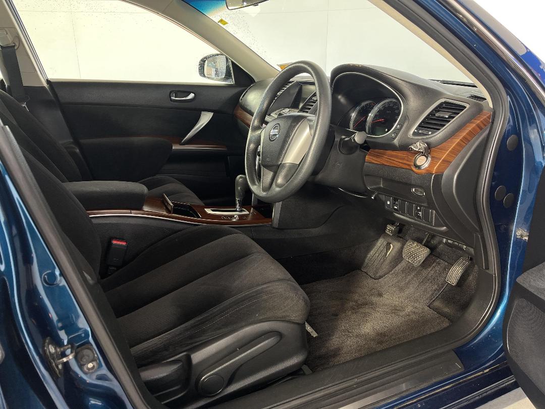 Photo '16' of Nissan Teana