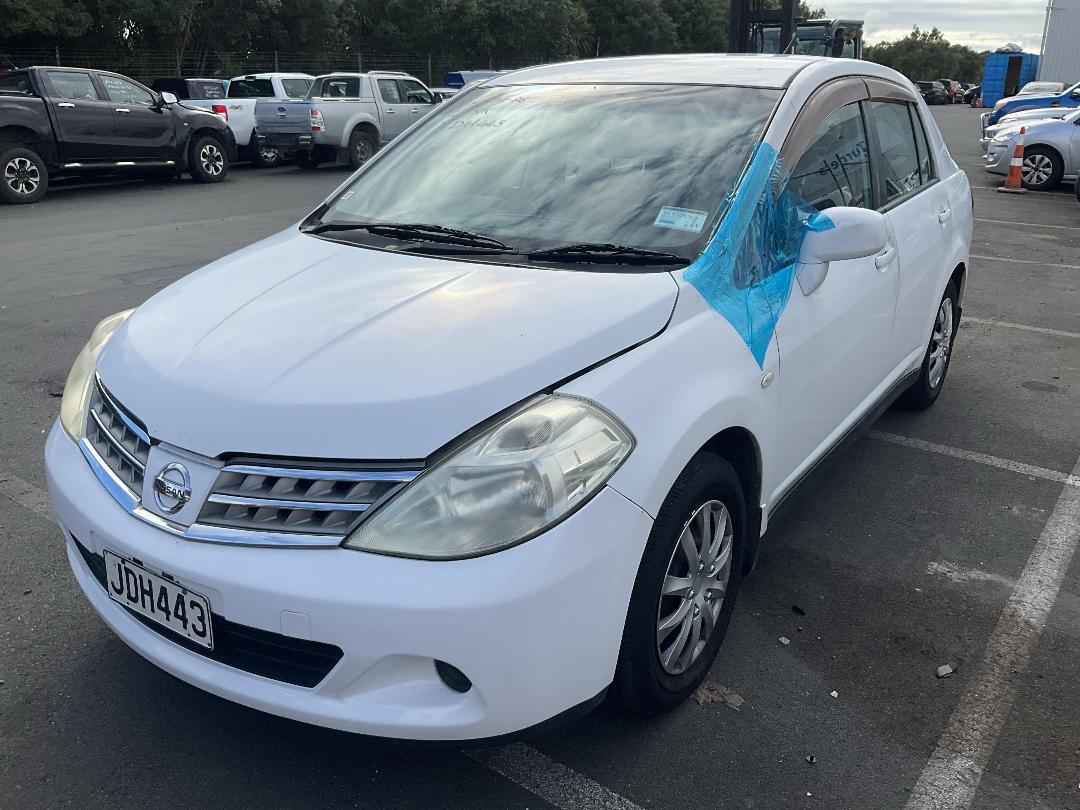 Photo '2' of Nissan Tiida