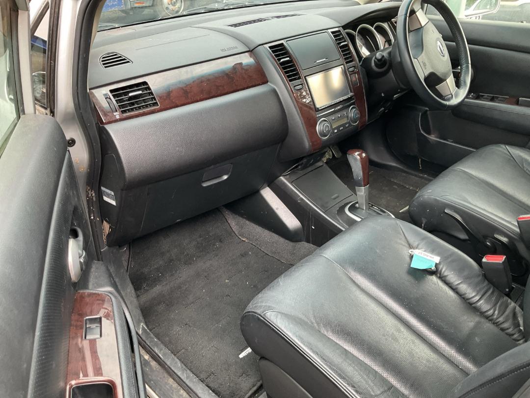 Photo '13' of Nissan Tiida Photo '13' of Nissan Tiida