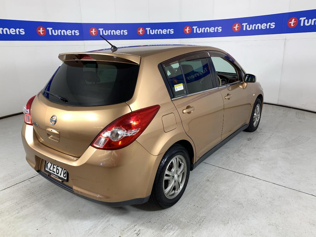 Photo '7' of Nissan Tiida Photo '7' of Nissan Tiida