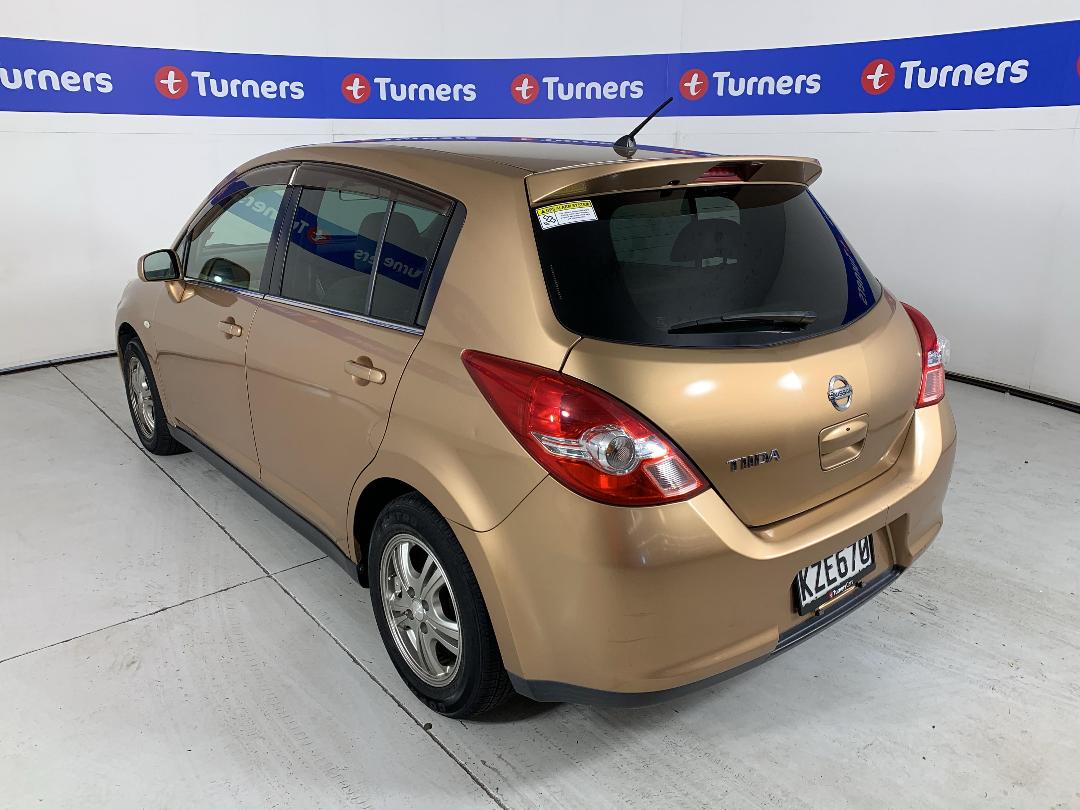 Photo '5' of Nissan Tiida Photo '5' of Nissan Tiida