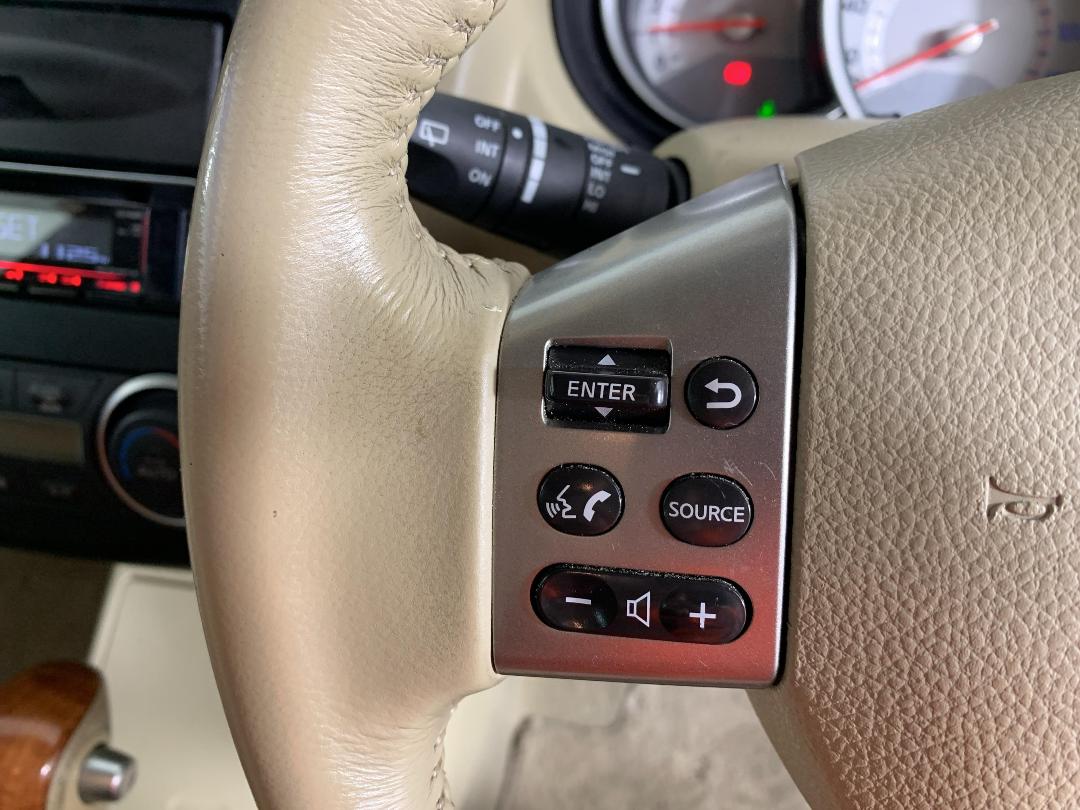 Photo '25' of Nissan Tiida Photo '25' of Nissan Tiida