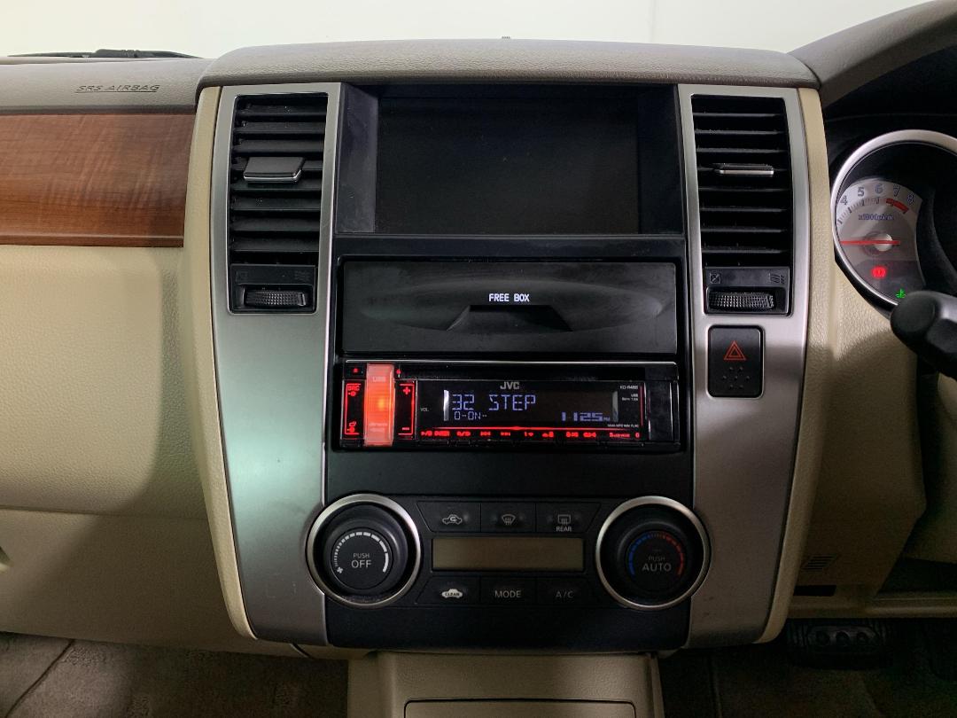 Photo '18' of Nissan Tiida Photo '18' of Nissan Tiida