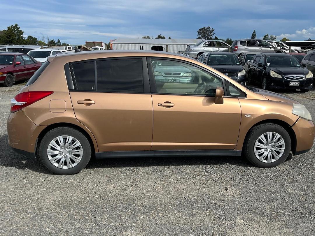 Photo '8' of Nissan Tiida Photo '8' of Nissan Tiida