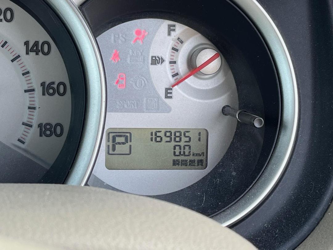 Photo '13' of Nissan Tiida Photo '13' of Nissan Tiida