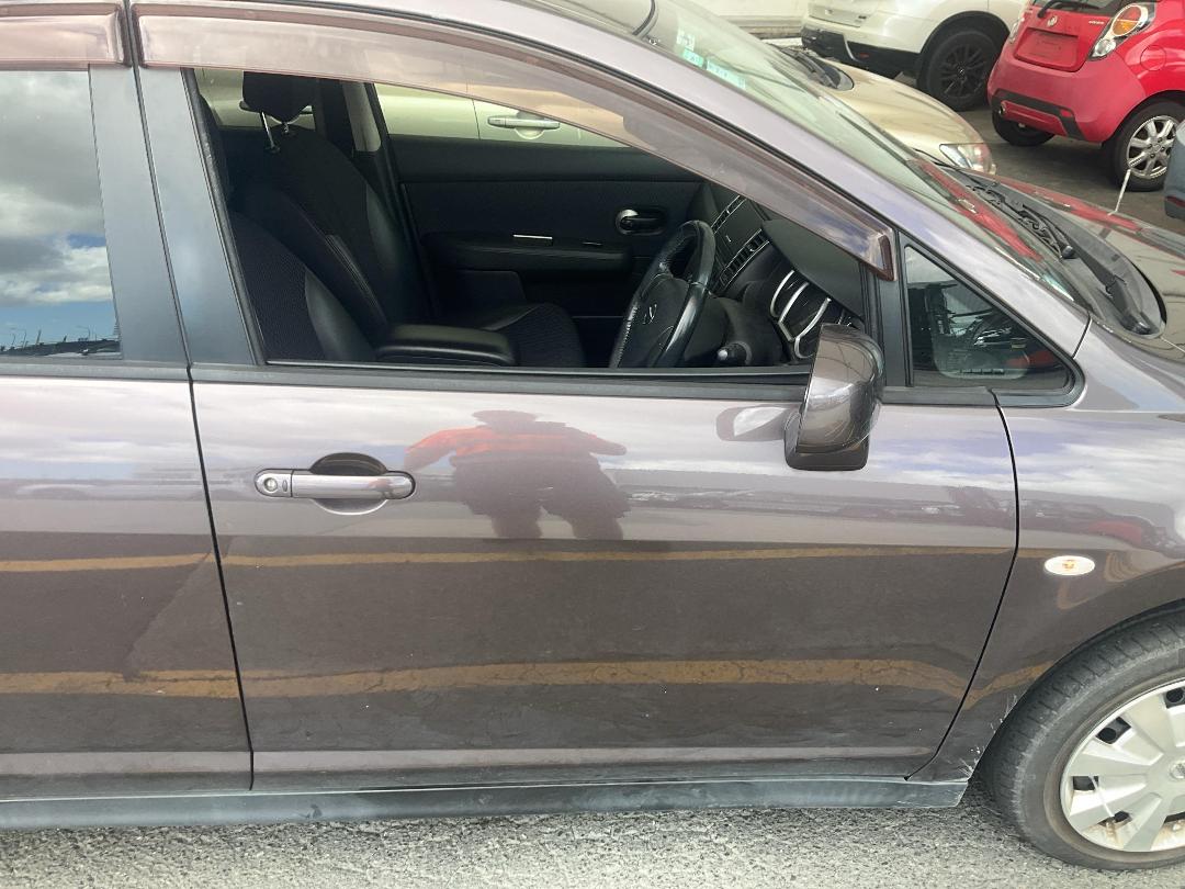 Photo '3' of Nissan Tiida