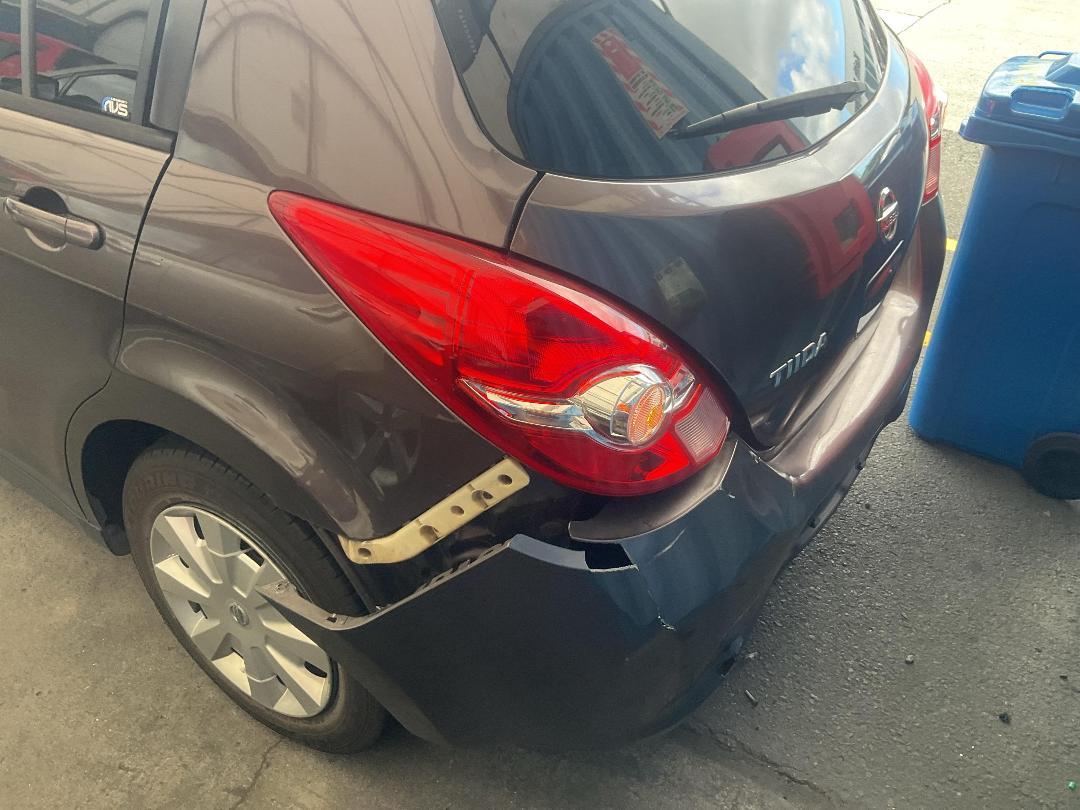 Photo '13' of Nissan Tiida