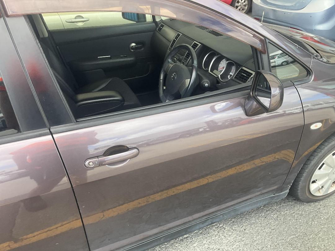 Photo '17' of Nissan Tiida