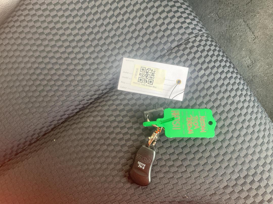 Photo '21' of Nissan Tiida