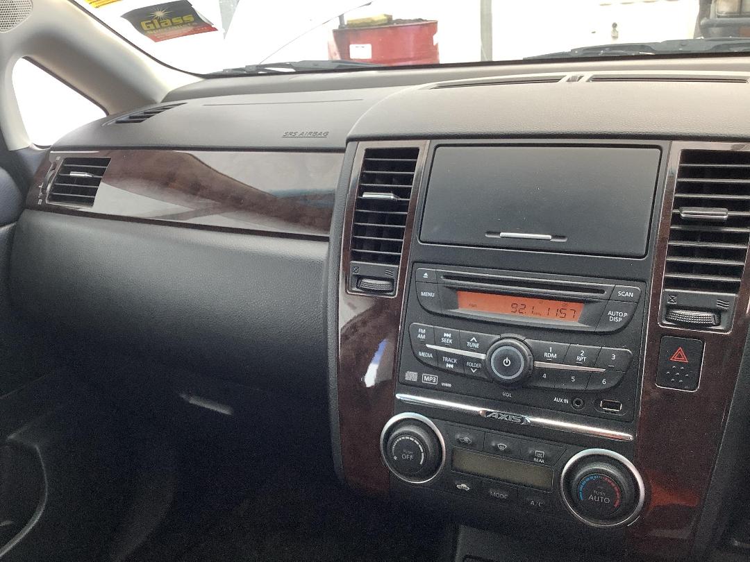 Photo '16' of Nissan Tiida Axis Photo '16' of Nissan Tiida Axis