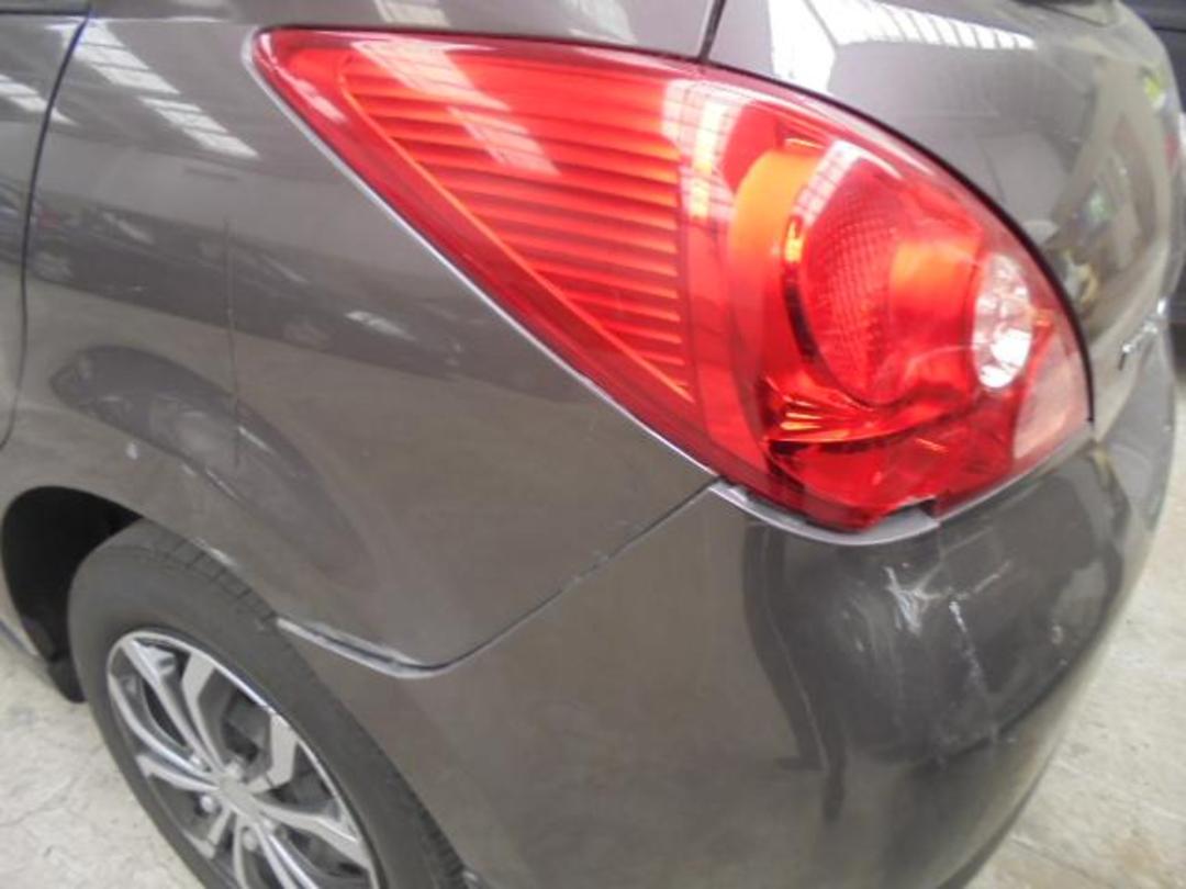 Photo '12' of Nissan Tiida ST Photo '12' of Nissan Tiida ST