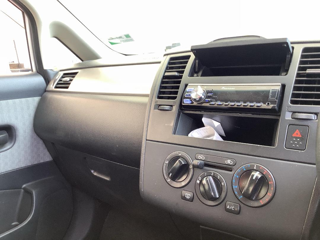 Photo '18' of Nissan Tiida Latio