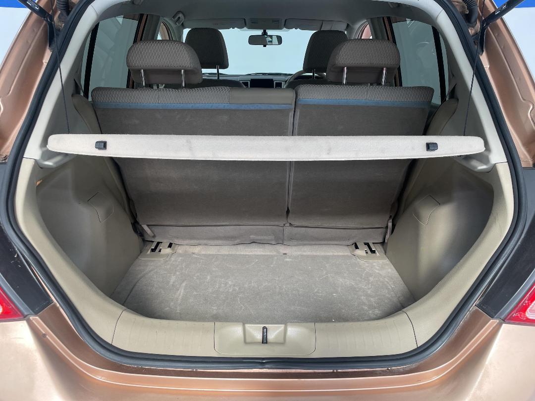 Photo '14' of Nissan Tiida