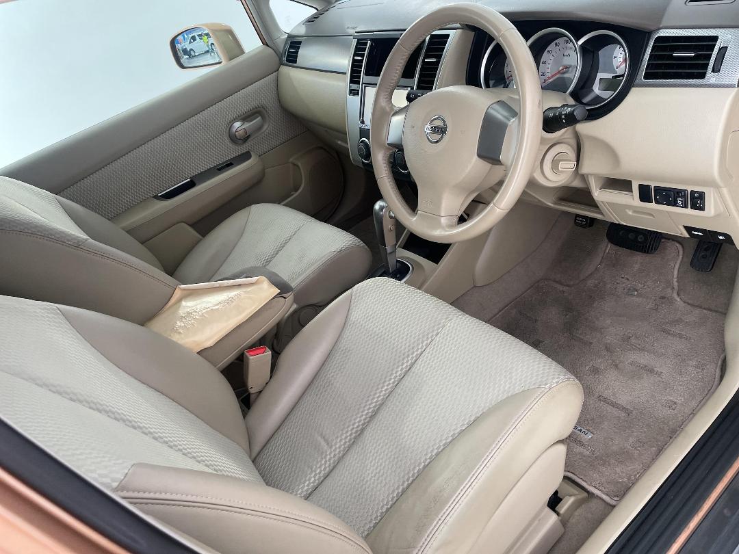 Photo '16' of Nissan Tiida