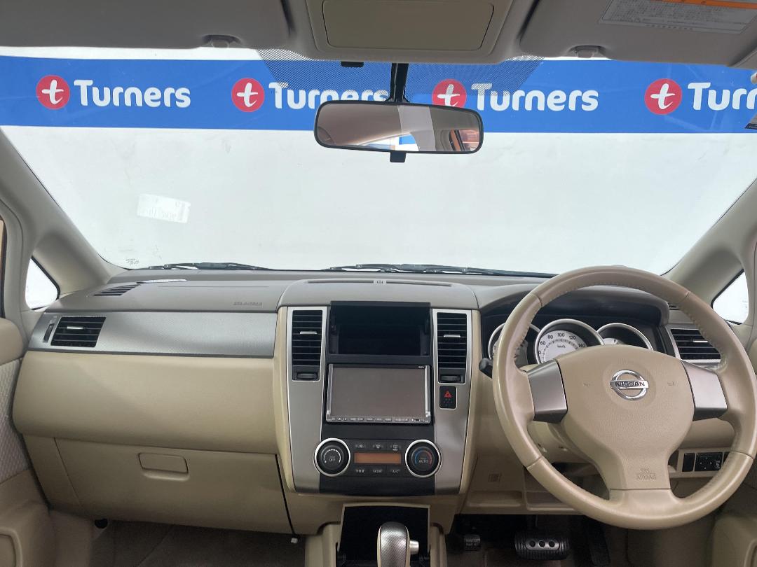 Photo '17' of Nissan Tiida