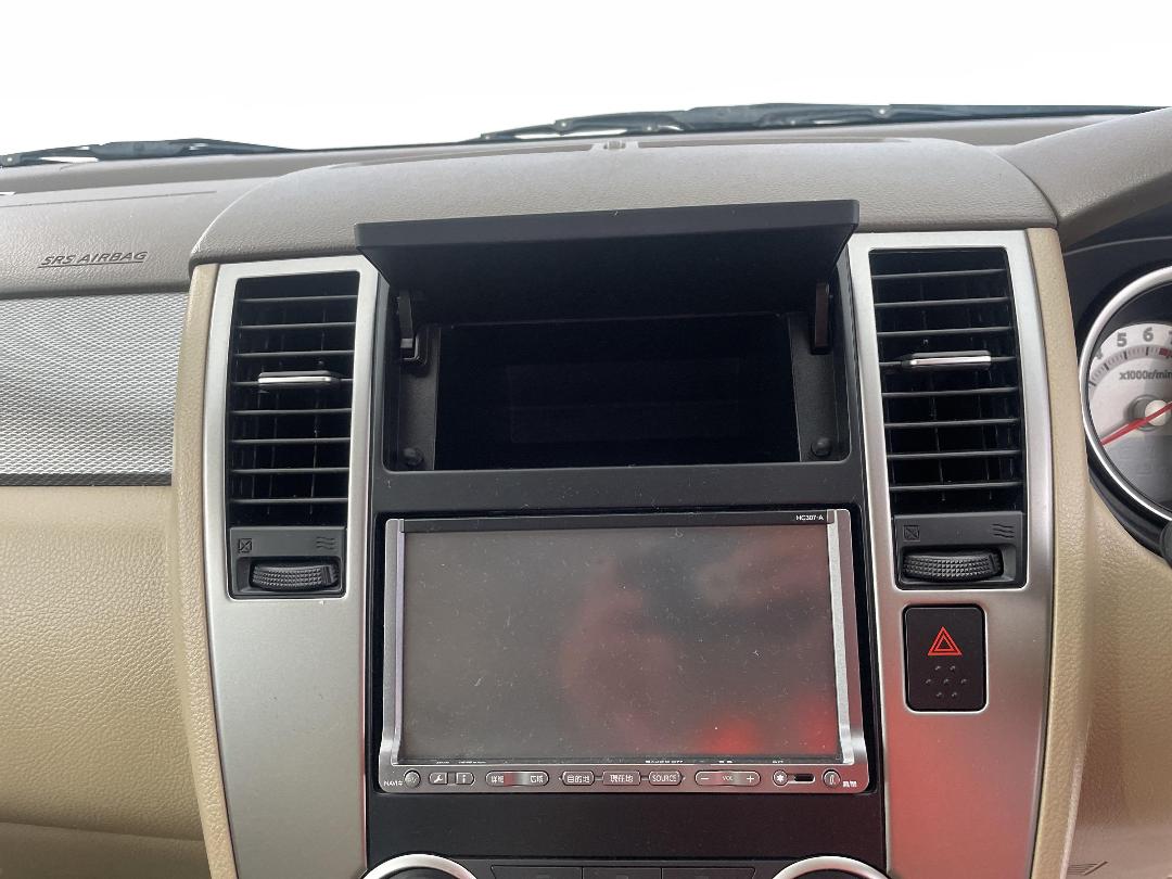 Photo '25' of Nissan Tiida