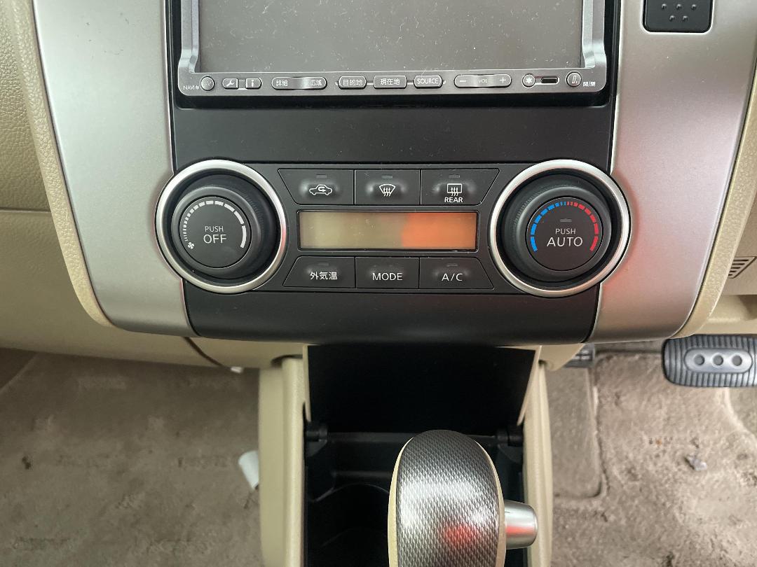 Photo '26' of Nissan Tiida