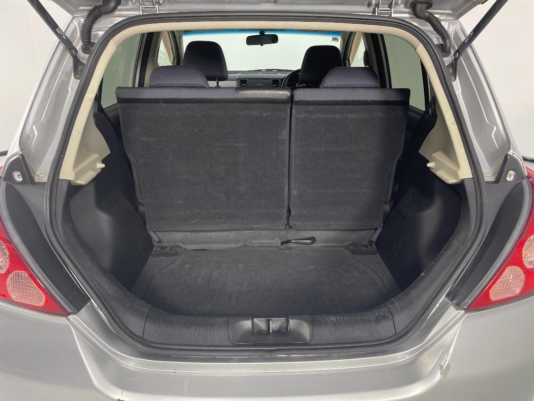 Photo '14' of Nissan Tiida Photo '14' of Nissan Tiida