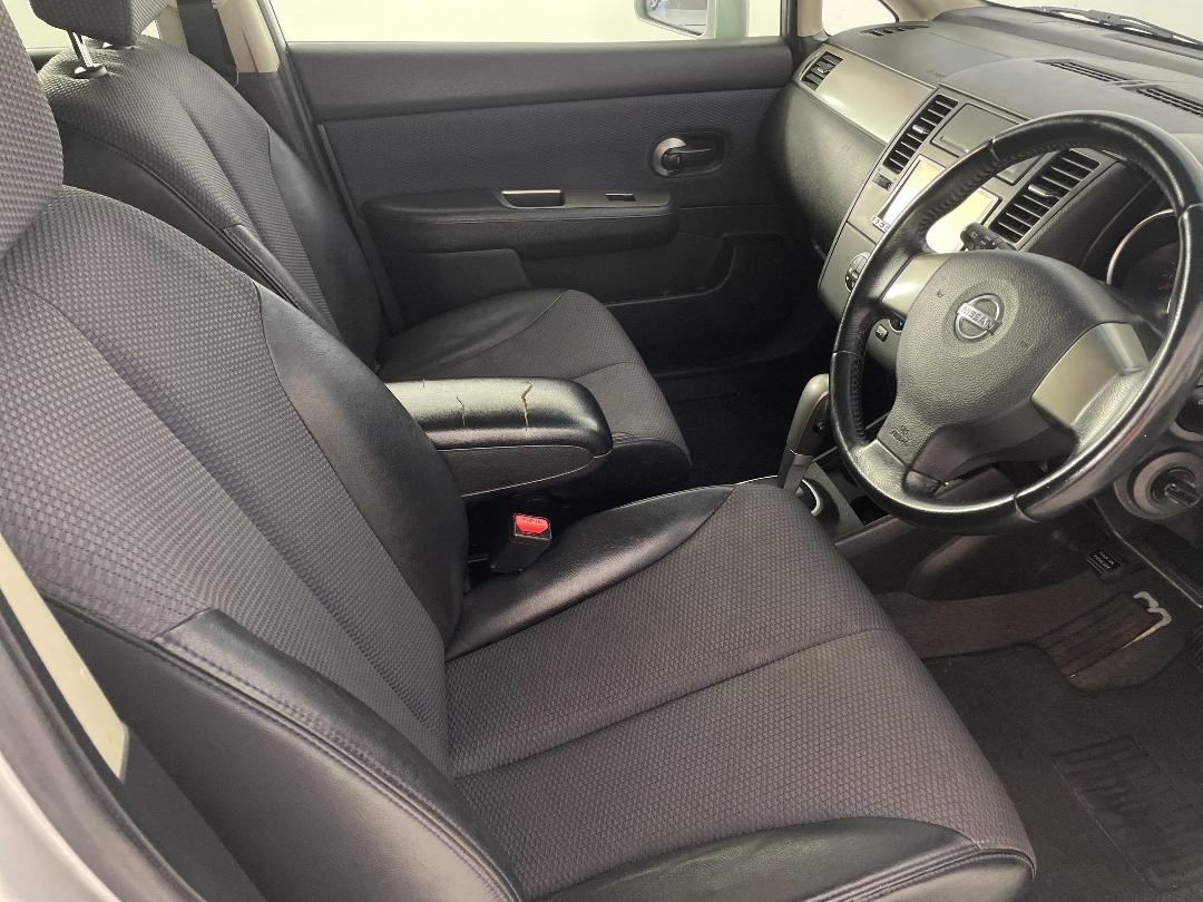 Photo '16' of Nissan Tiida Photo '16' of Nissan Tiida