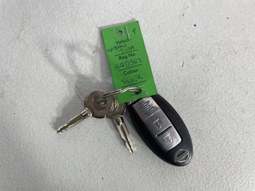 Photo '22' of Nissan Tiida Photo '22' of Nissan Tiida