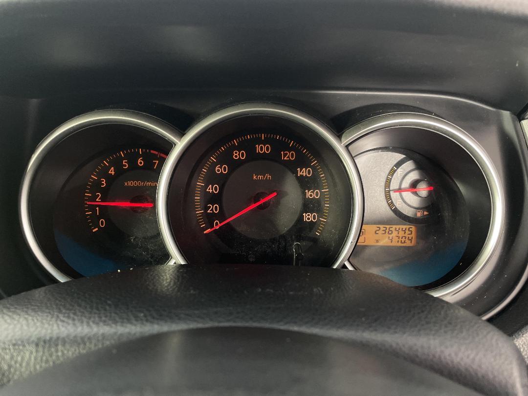 Photo '21' of Nissan Tiida Photo '21' of Nissan Tiida