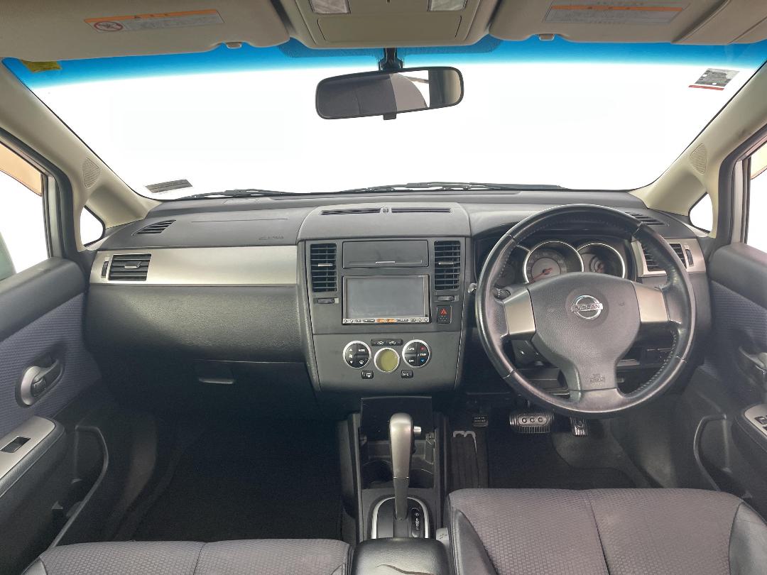 Photo '17' of Nissan Tiida Photo '17' of Nissan Tiida