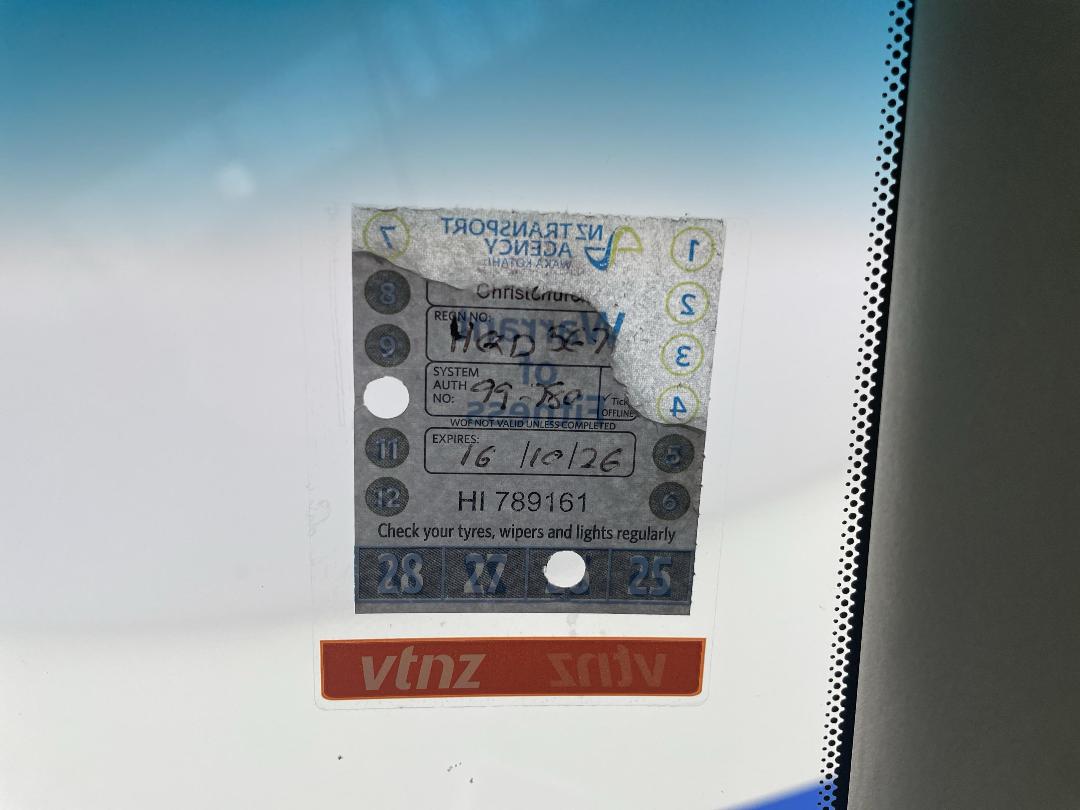 Photo '24' of Nissan Tiida Photo '24' of Nissan Tiida