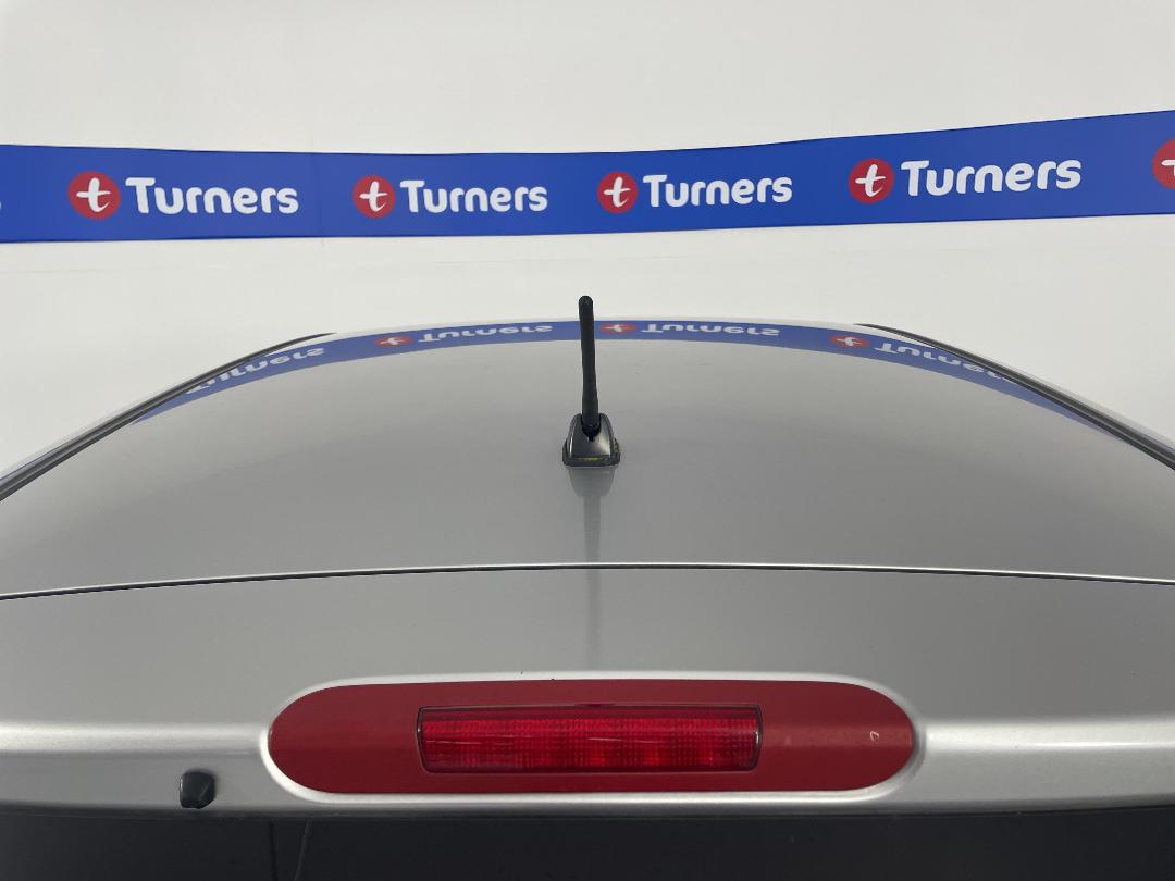 Photo '30' of Nissan Tiida Photo '30' of Nissan Tiida