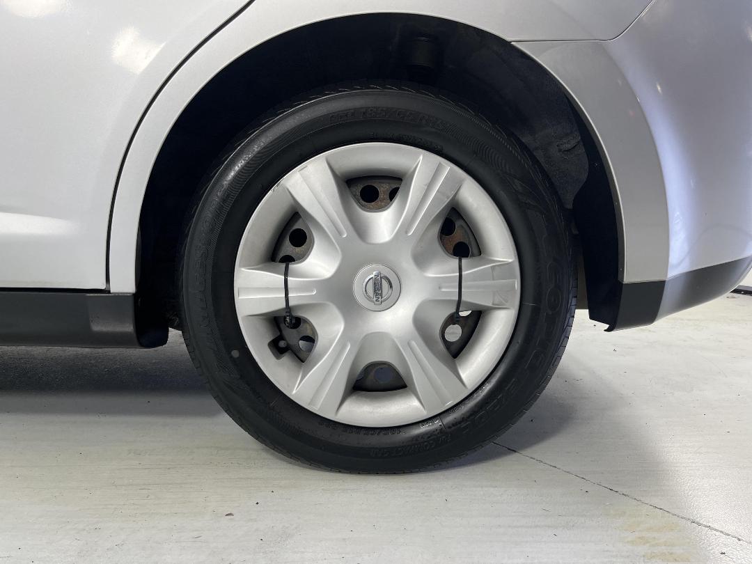 Photo '11' of Nissan Tiida