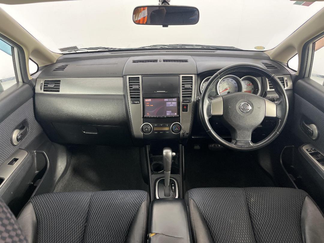 Photo '17' of Nissan Tiida