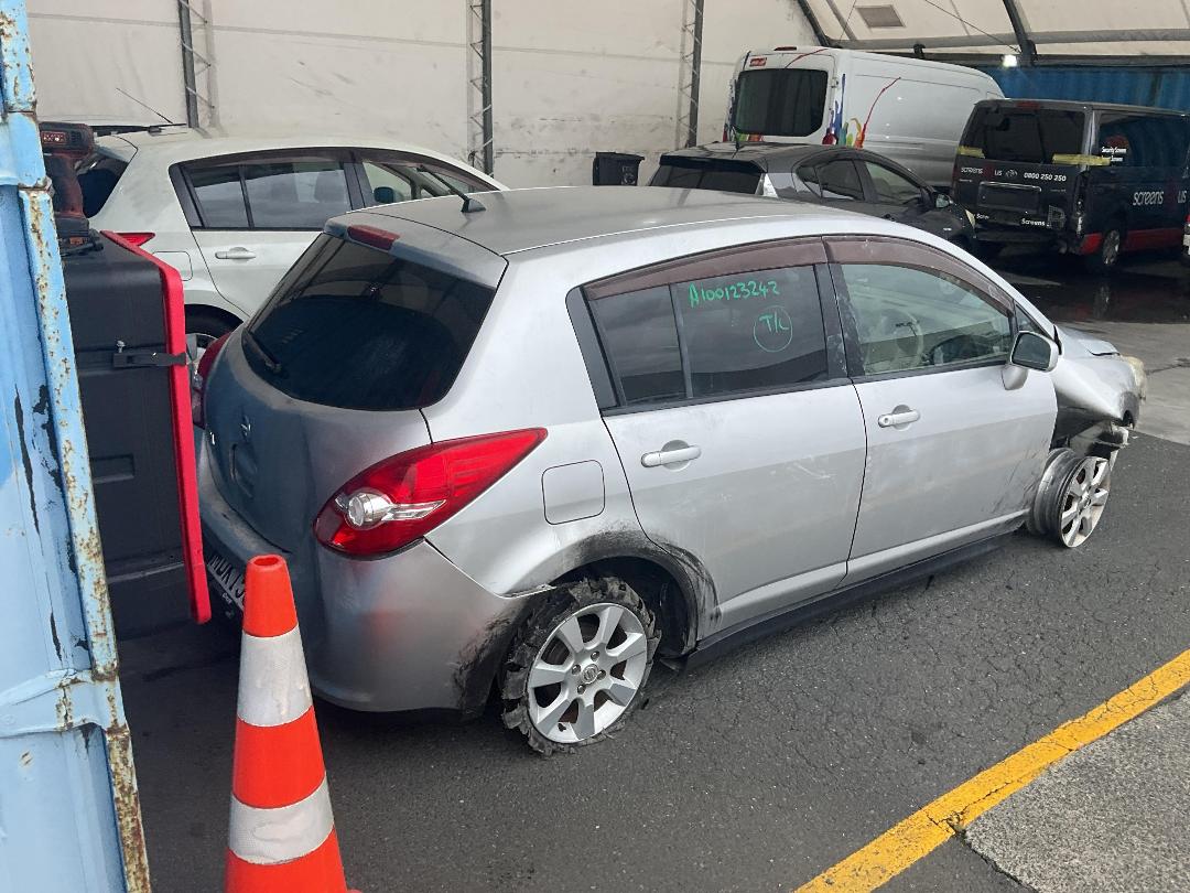 Photo '12' of Nissan Tiida