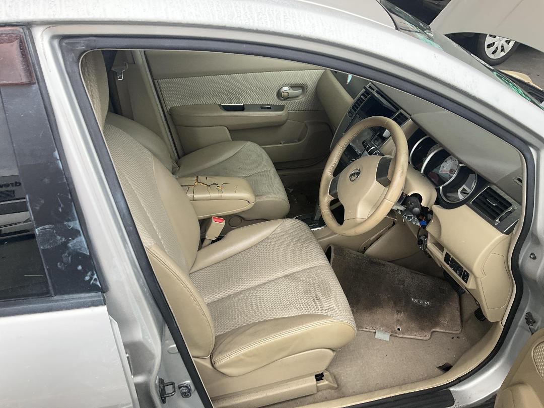 Photo '20' of Nissan Tiida