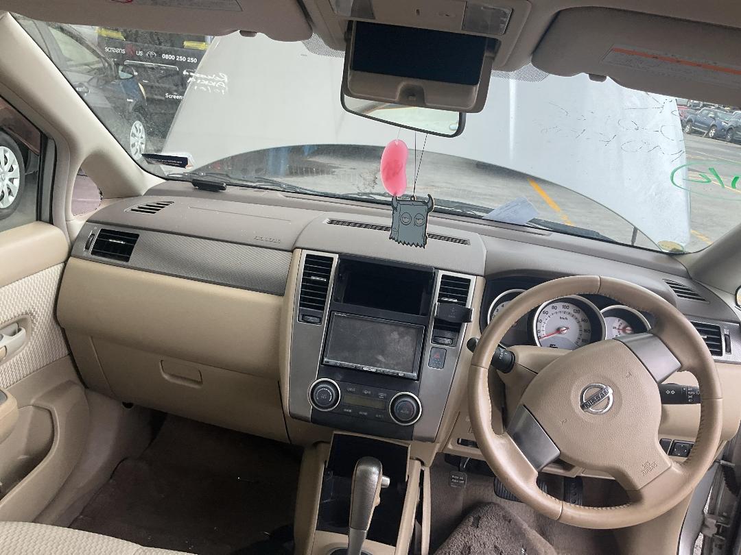 Photo '22' of Nissan Tiida