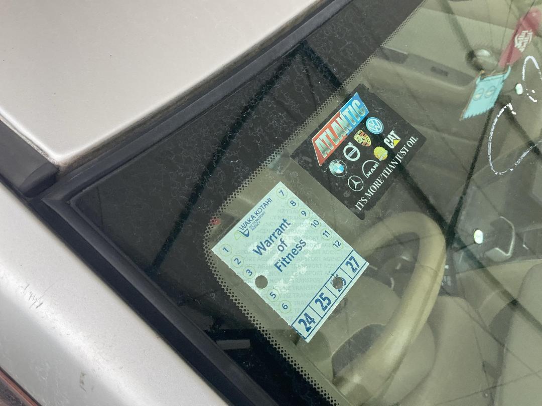 Photo '24' of Nissan Tiida