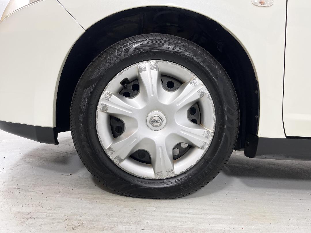 Photo '10' of Nissan Tiida Photo '10' of Nissan Tiida